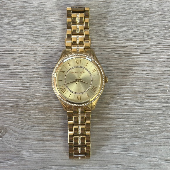 Gold Michael Kors watch - Picture 1 of 1